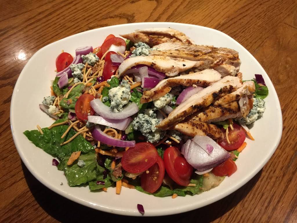 Outback Steakhouse | restaurant | 111 Howell Rd, New Bern, NC 28562, USA | 2526729394 OR +1 252-672-9394