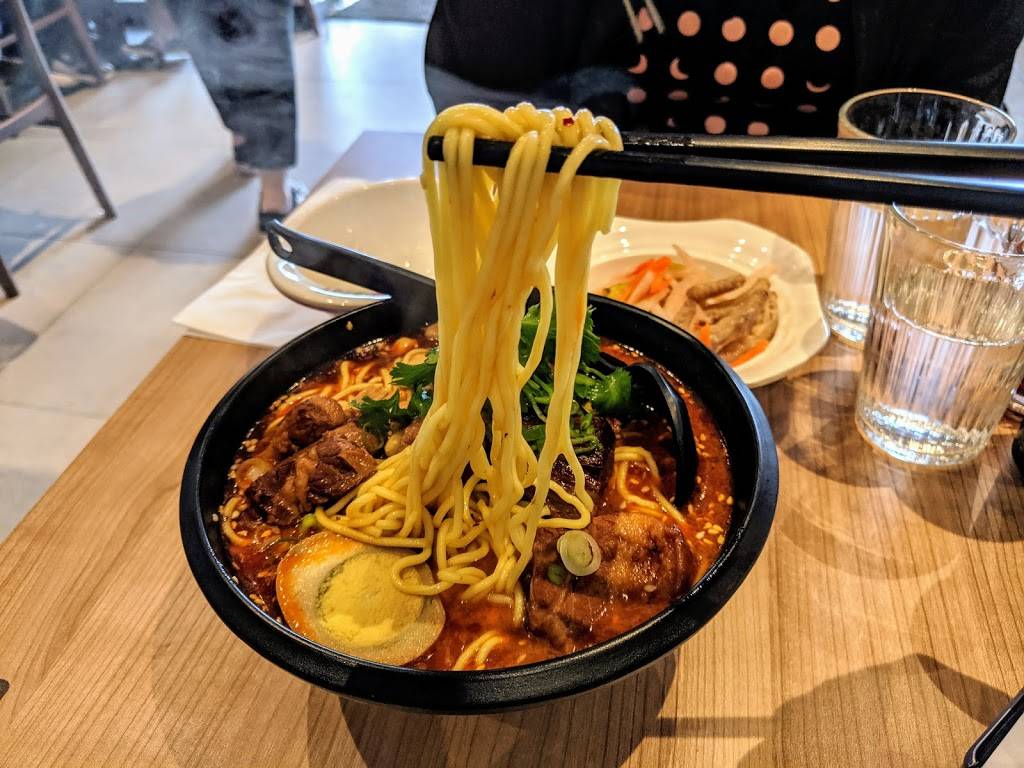 Hey Noodles 嘿小面 | restaurant | 900 Rathburn Rd W, Mississauga, ON L5C 4L2, Canada | 9052766777 OR +1 905-276-6777