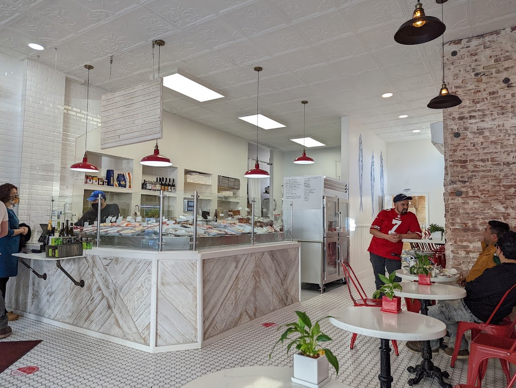 Billingsgate | restaurant | 3859 24th St, San Francisco, CA 94114, USA | 4155903001 OR +1 415-590-3001