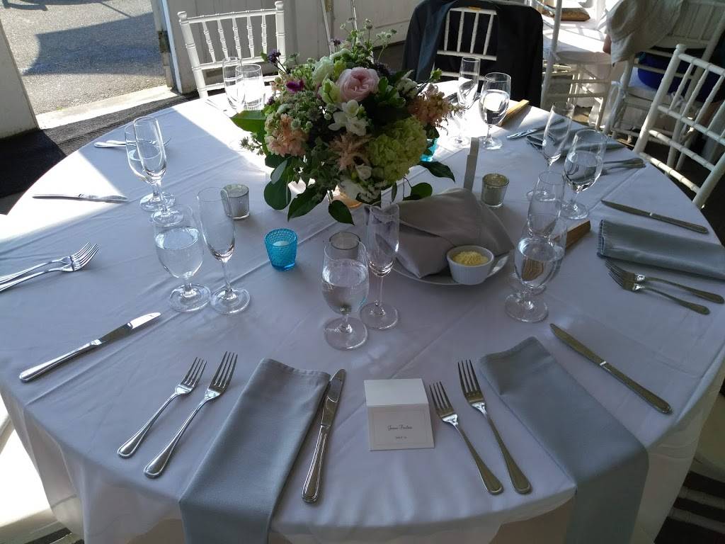 Pizza Empire | restaurant | 16 Whalley Ave, New Haven, CT 06511, USA | 2035622222 OR +1 203-562-2222