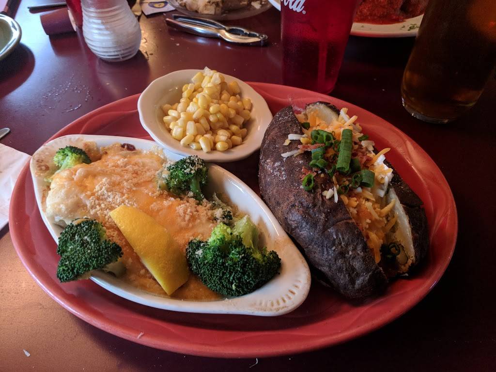 Uncle Ronnies Red Tavern | restaurant | 2692 Victory Hwy, Burrillville, RI 02830, USA | 4015686243 OR +1 401-568-6243