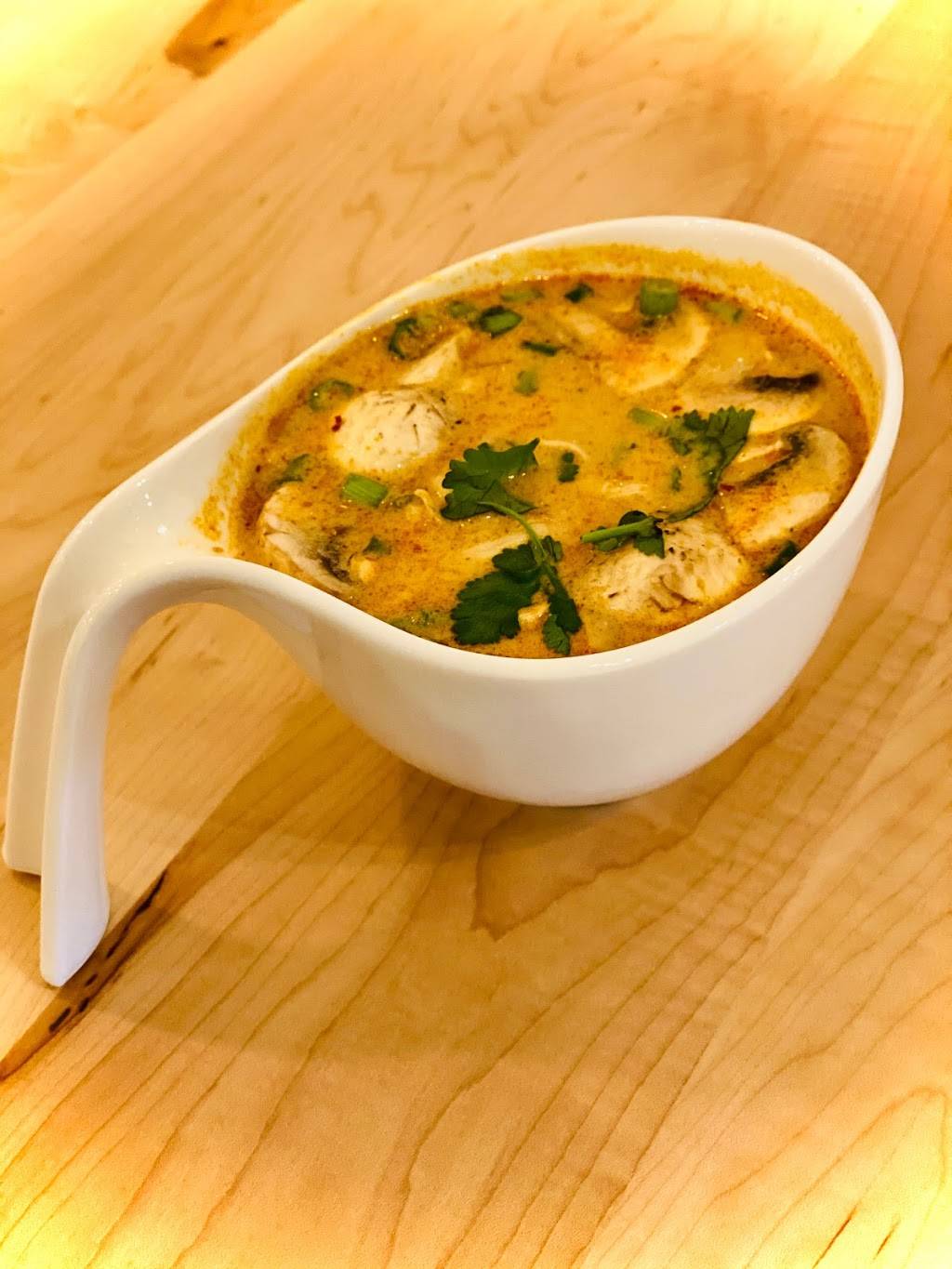 Ari District Thai Bistro | restaurant | 2525 Inwood Rd #123, Dallas, TX 75235, USA | 4697780075 OR +1 469-778-0075