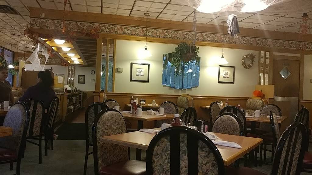 Reflections Family Restaurant | restaurant | 4248, 2913 Taylor Ave, Racine, WI 53405, USA | 2626372243 OR +1 262-637-2243