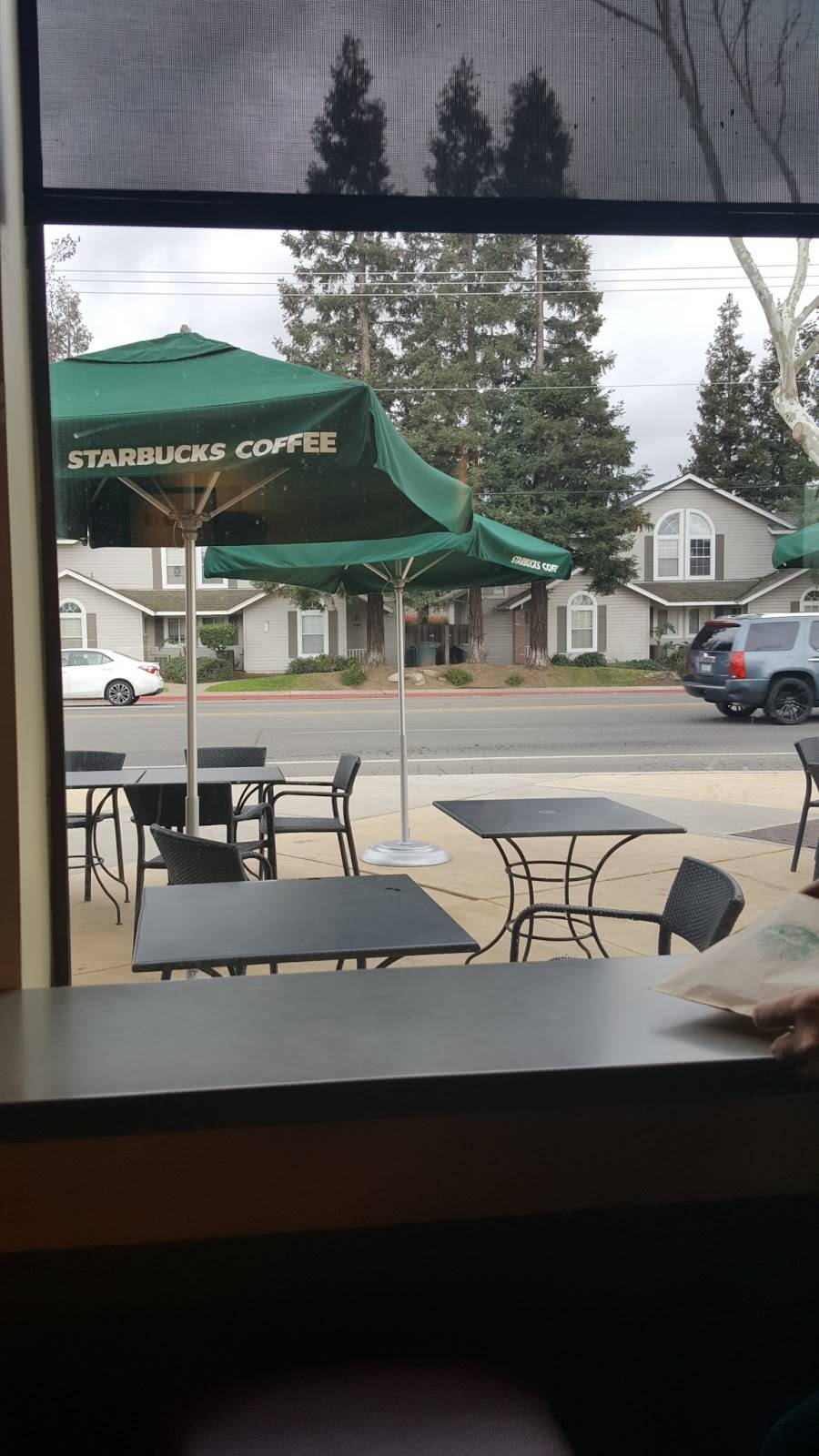 Starbucks | cafe | 779 E Yosemite Ave #100, Merced, CA 95340, USA | 2093834482 OR +1 209-383-4482