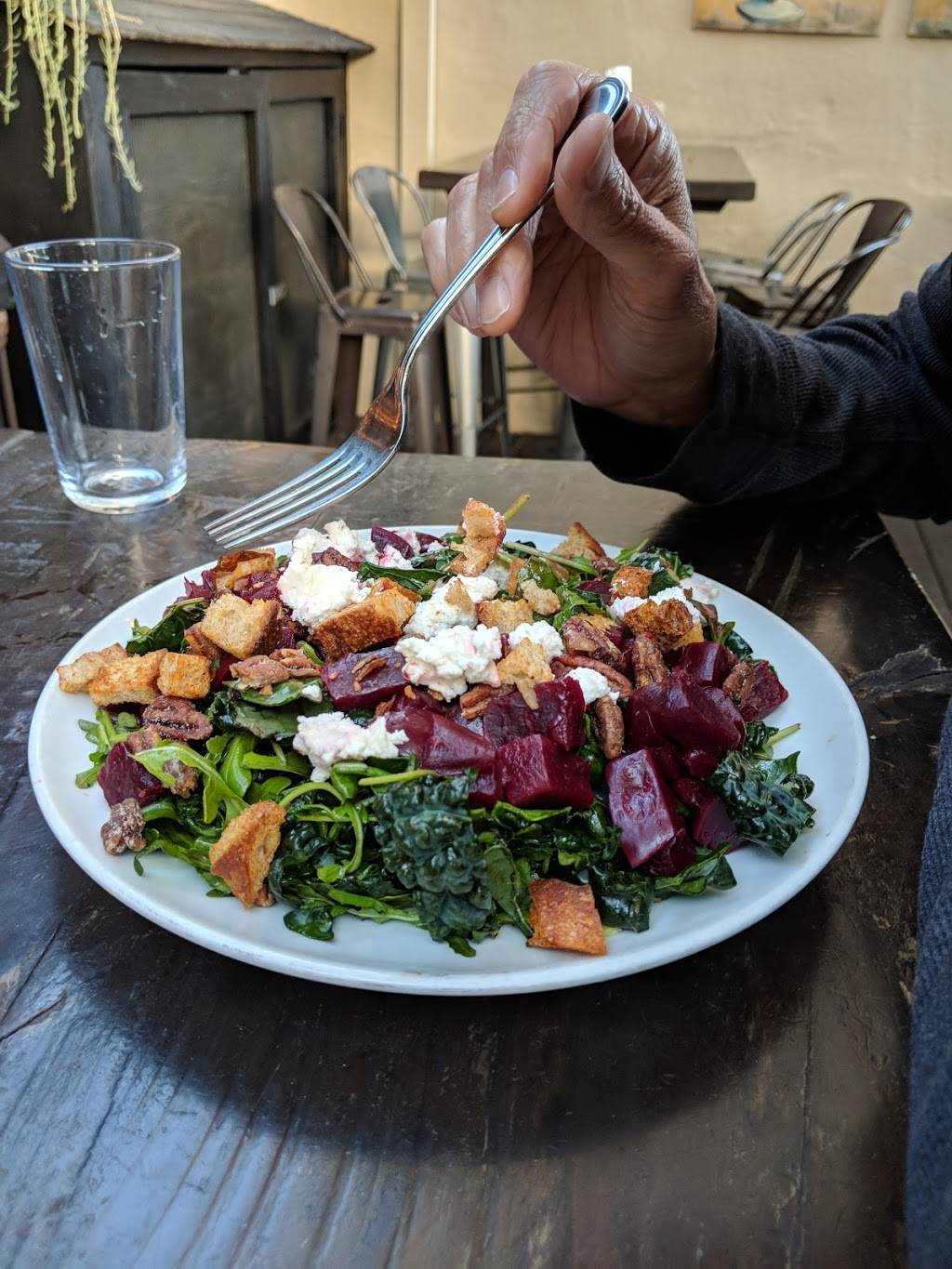 Yellow Belly | restaurant | 2611 De La Vina St, Santa Barbara, CA 93105, USA | 8057705694 OR +1 805-770-5694