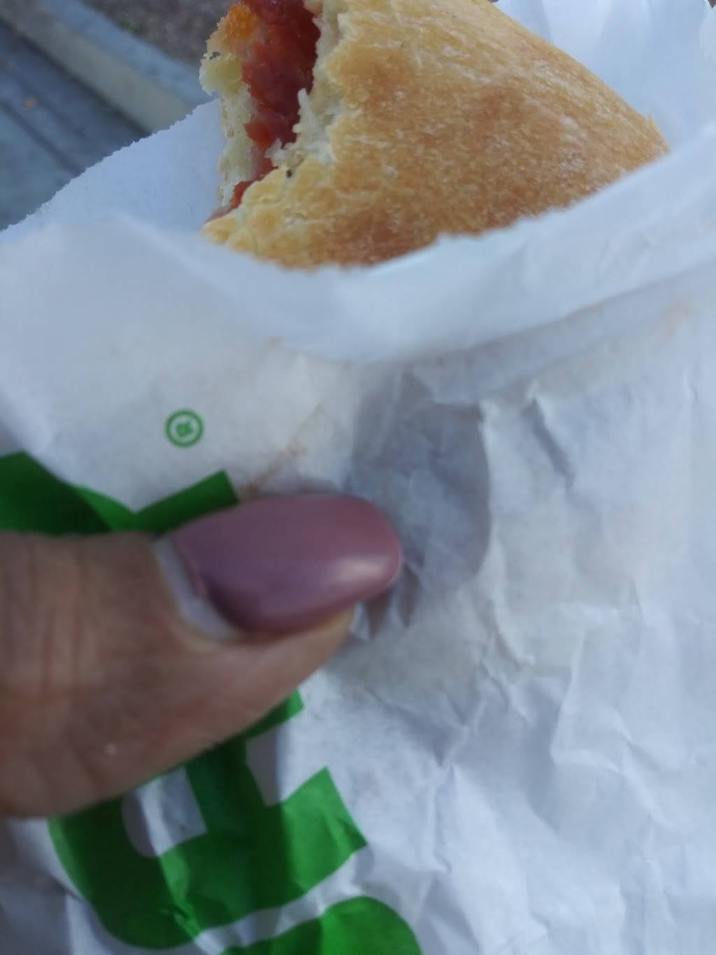 Subway | restaurant | 3939 E Lake Mead Blvd, Las Vegas, NV 89115, USA | 7023196688 OR +1 702-319-6688