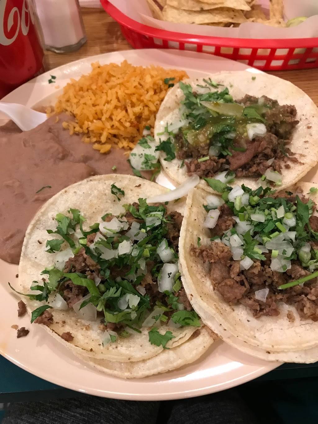 Arandas Tacos | restaurant | 2448 US-30, Oswego, IL 60543, USA | 6308961709 OR +1 630-896-1709