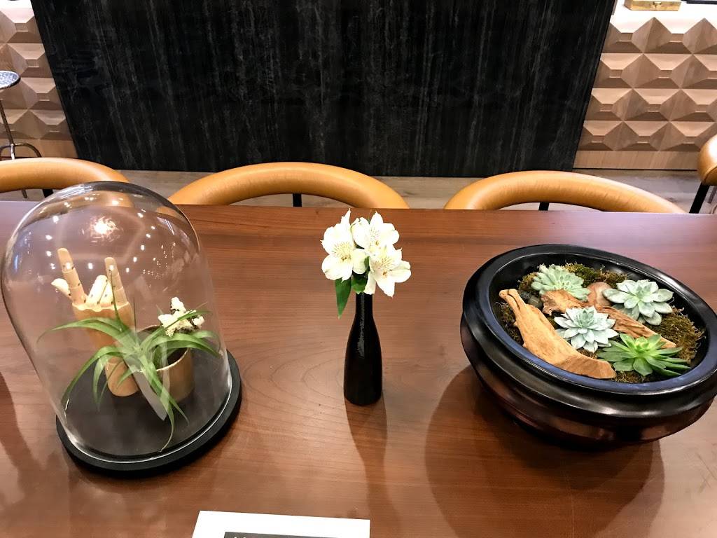 Juniper Spirits & Oysters | restaurant | 1244 N Dearborn Pkwy, Chicago, IL 60610, USA | 3124165811 OR +1 312-416-5811