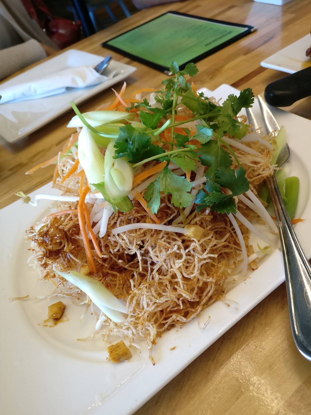 Manaow Thai | restaurant | 3618 E Broadway, Long Beach, CA 90803, USA | 5624332574 OR +1 562-433-2574