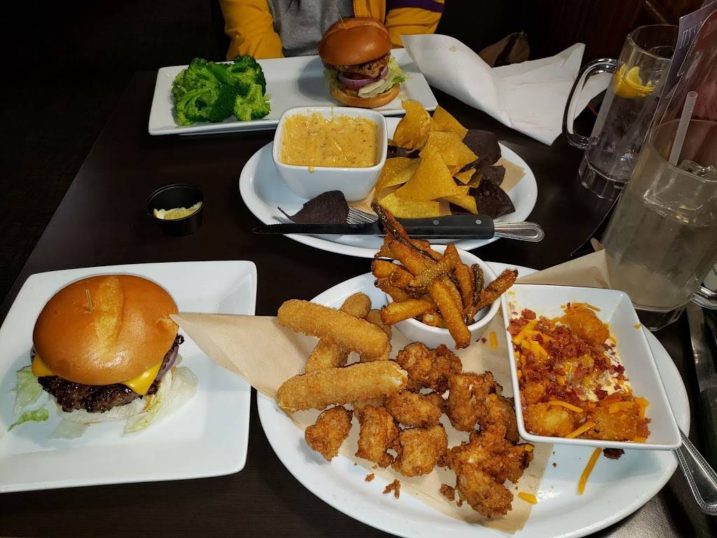 Ruby Tuesday | restaurant | 2023 Village Dr, Leeds, AL 35094, USA | 2056407829 OR +1 205-640-7829