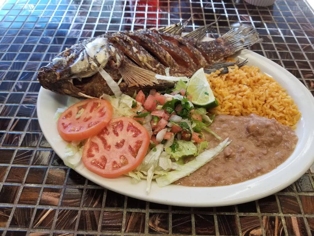 Britos Restaurant & Bar | restaurant | 152 Cahaba Valley Rd, Pelham, AL 35124, USA | 2058488950 OR +1 205-848-8950