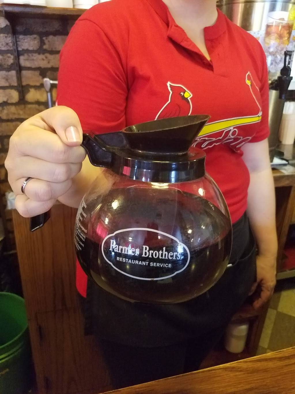 Dee-Lux Diner | restaurant | 700 S Central Ave, Roxana, IL 62084, USA | 6182547115 OR +1 618-254-7115