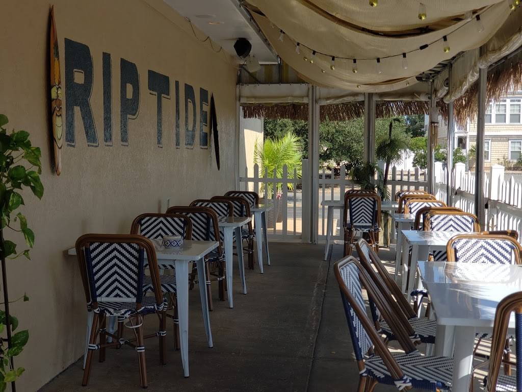Riptide Burgers & Tiki Bar | restaurant | 2301 Red Tide Rd, Virginia Beach, VA 23451, USA | 7574819463 OR +1 757-481-9463