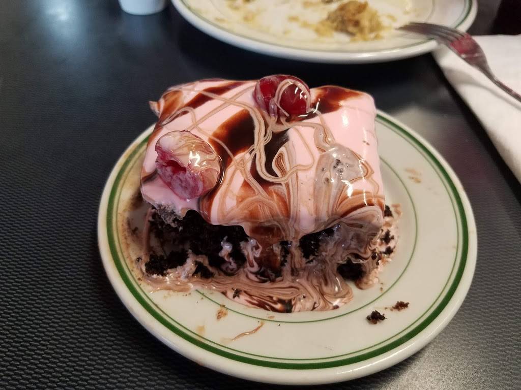 Kilgores Family Restaurant | restaurant | 214 Village Square, Pleasant View, TN 37146, USA | 6153985103 OR +1 615-398-5103