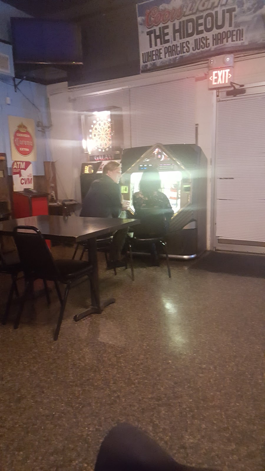 Hideout Saloon | restaurant | 219 Fir St, La Grande, OR 97850, USA | 5416638229 OR +1 541-663-8229