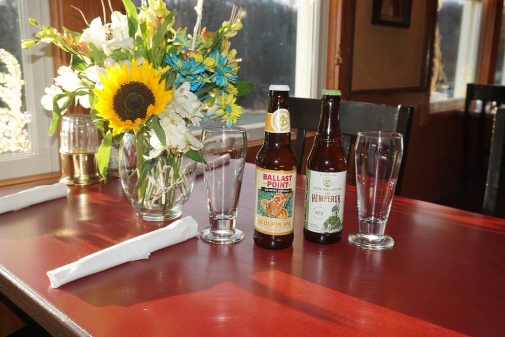 Wayne on the Hill | restaurant | 5 Oregon Turnpike, Honesdale, PA 18431, United States | 5702530338 OR +1 570-253-0338