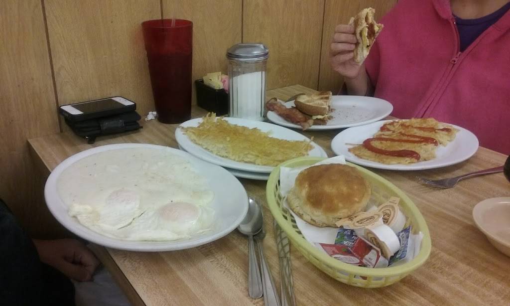 Nickys Kitchen | restaurant | 2416 Freedom Dr, Charlotte, NC 28208, USA | 7043944441 OR +1 704-394-4441