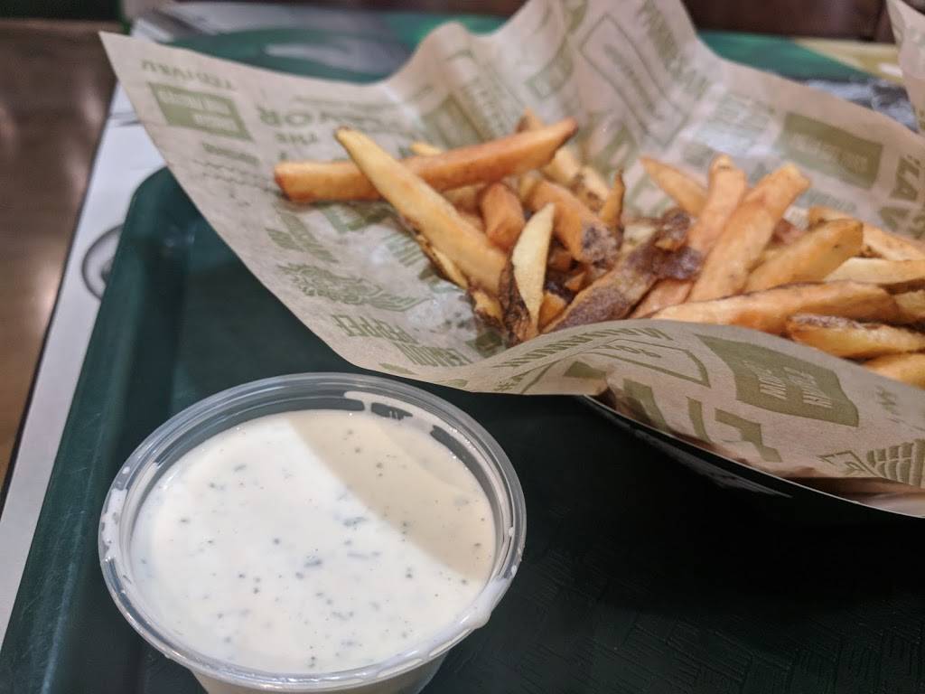 Wingstop | restaurant | 540 Southbridge St, Worcester, MA 01610, USA | 7742439464 OR +1 774-243-9464