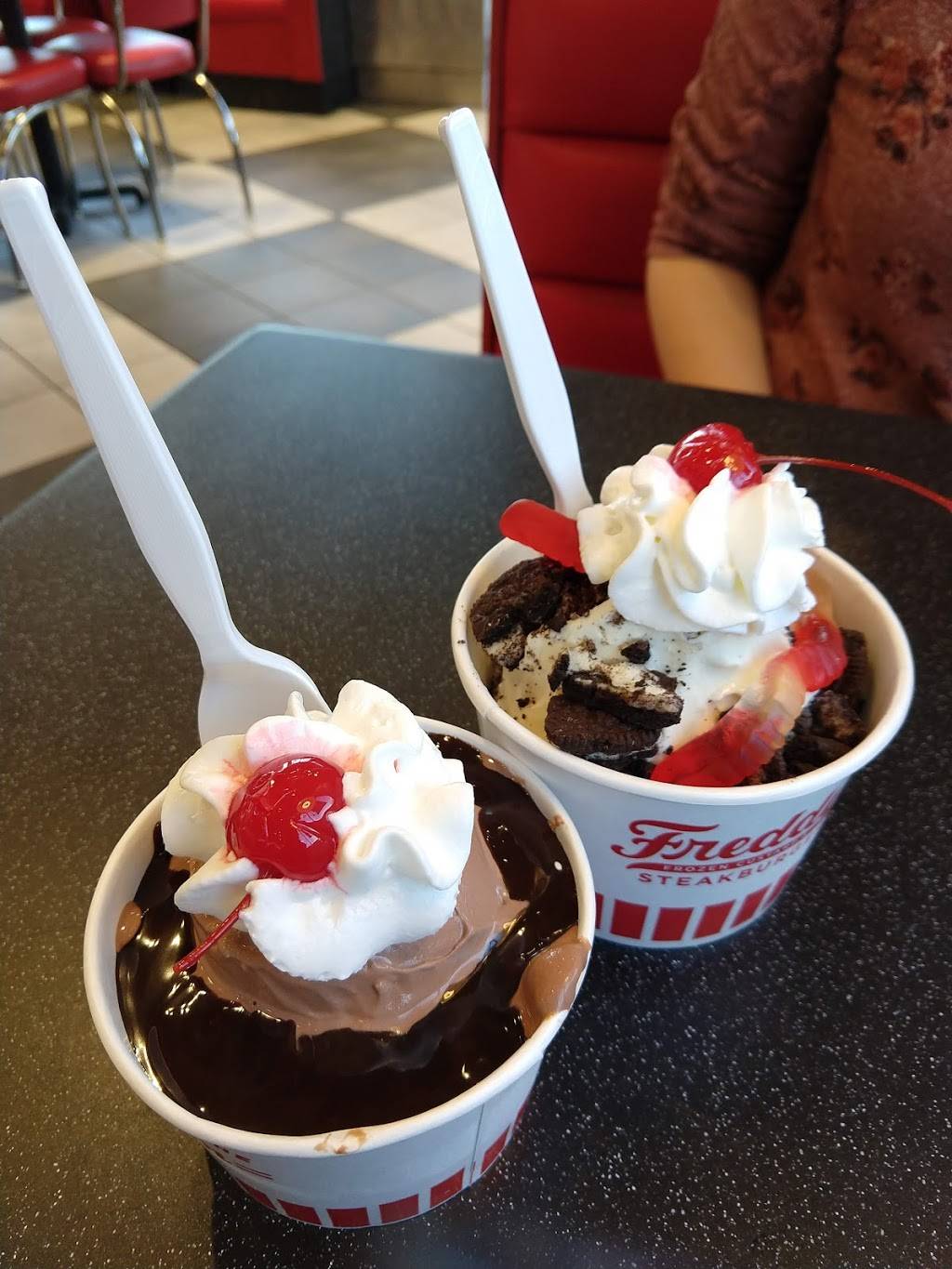 Freddys Frozen Custard & Steakburgers | restaurant | 849 W Poplar Ave, Collierville, TN 38017, USA | 9012217117 OR +1 901-221-7117