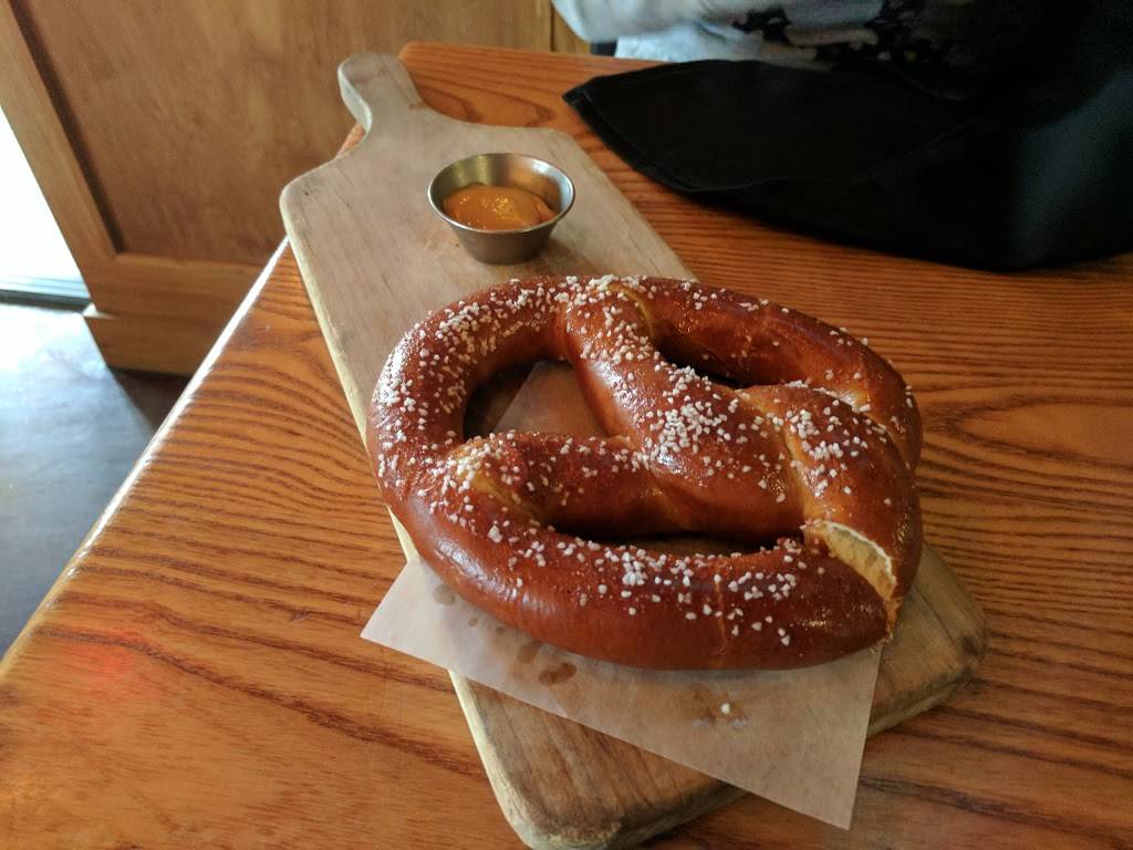 Humble Pie | restaurant | 3890 W Happy Valley Rd, Glendale, AZ 85310, USA | 6235804300 OR +1 623-580-4300