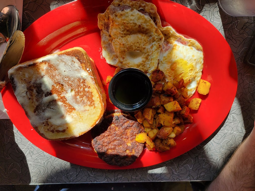 The Friendly Toast | restaurant | 211 Fore St, Portland, ME 04101, USA | 2075361672 OR +1 207-536-1672