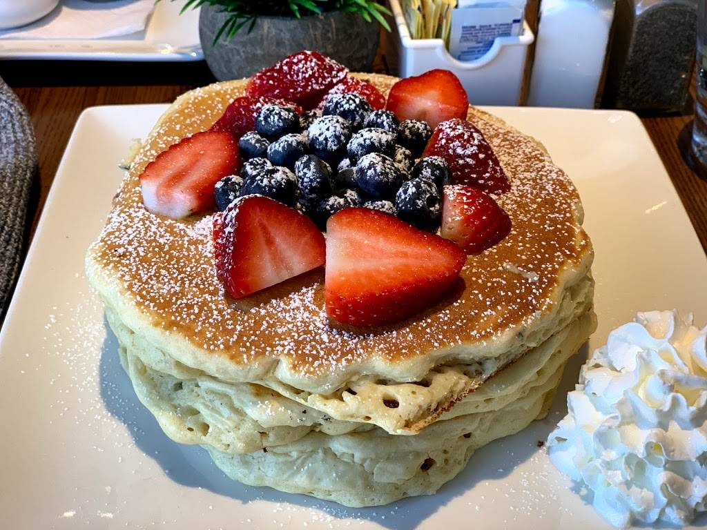 Stray Hen Cafe | restaurant | 105 S York St suite a, Elmhurst, IL 60126, USA | 6303595282 OR +1 630-359-5282