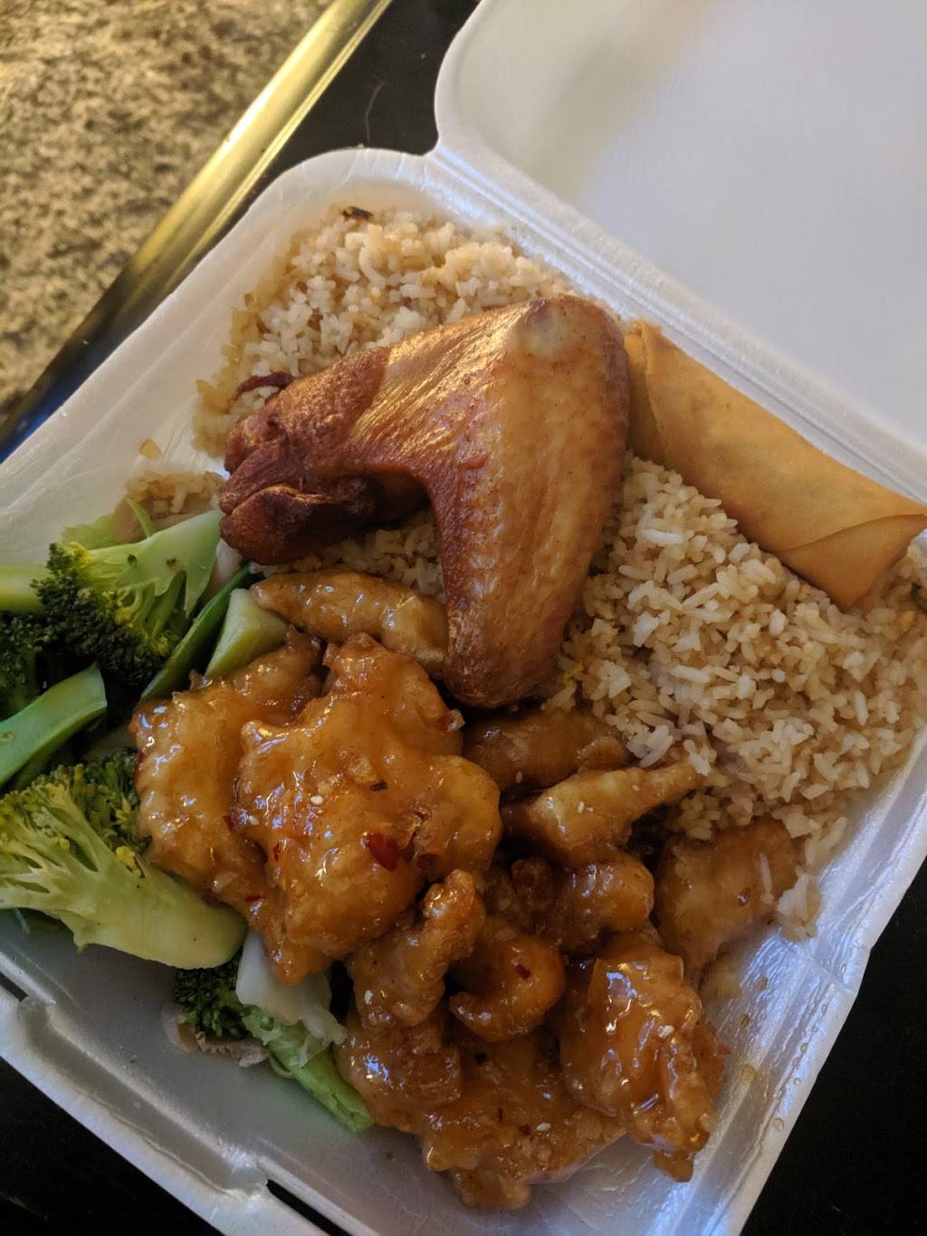 New China Cafe | restaurant | 609 E Alameda Ave, Denver, CO 80209, USA | 3037332833 OR +1 303-733-2833