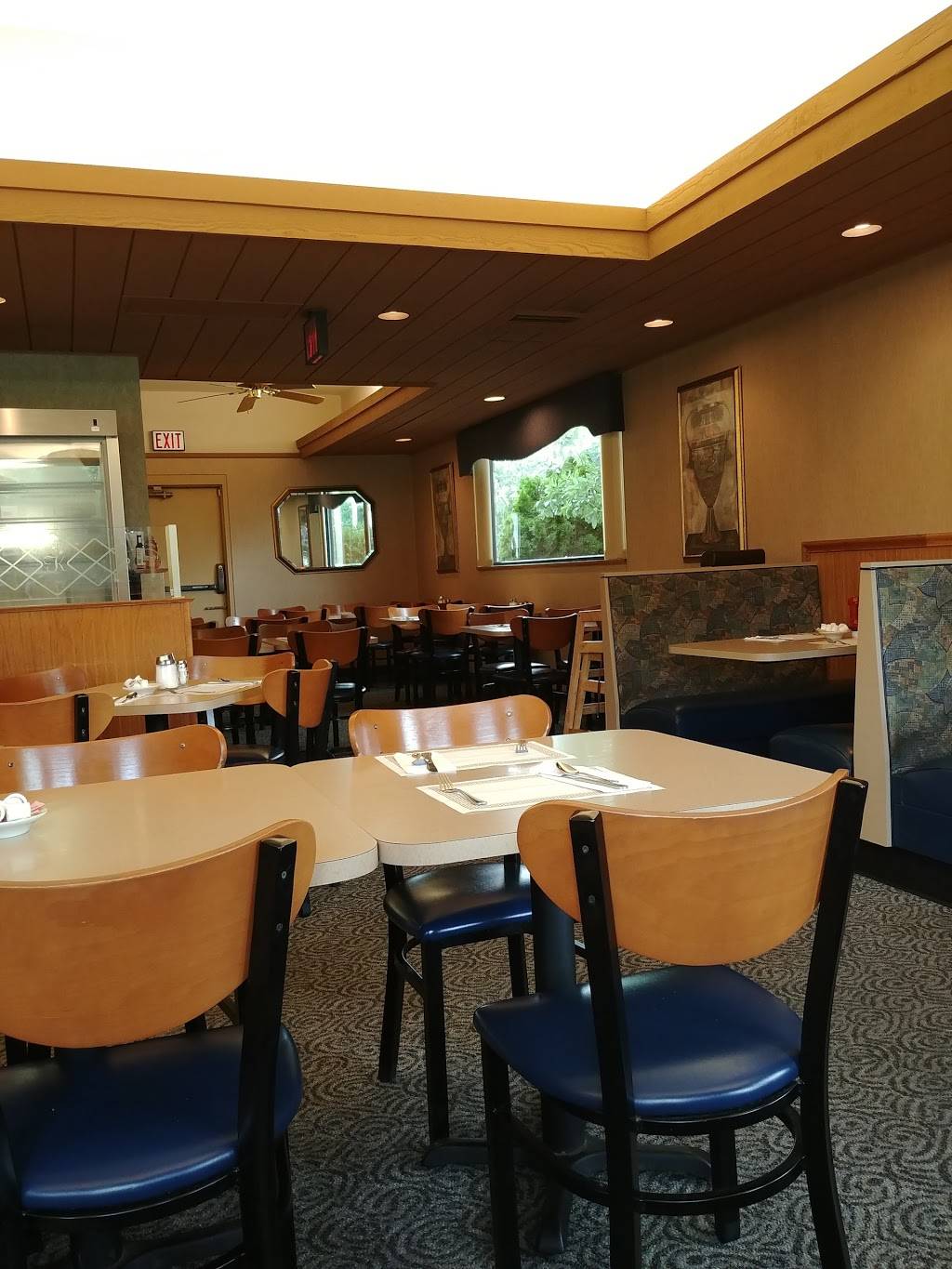 Kims Family Restaurant | restaurant | 37863 Center Ridge Rd, North Ridgeville, OH 44039, USA | 4403275445 OR +1 440-327-5445