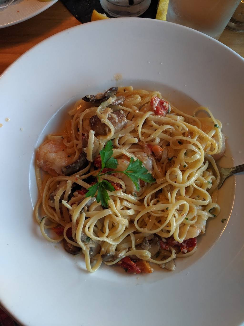 Elle-Js Lakeview | restaurant | 900 Harrison Ave, New Orleans, LA 70124, USA | 5044592262 OR +1 504-459-2262