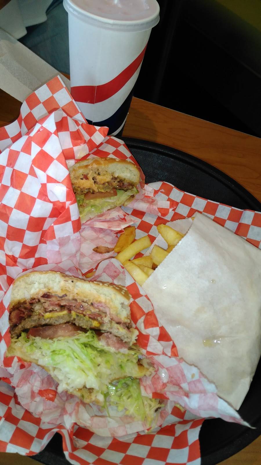 Fantasy Burgers | restaurant | 1320 E South St, Long Beach, CA 90805, USA | 5624222313 OR +1 562-422-2313