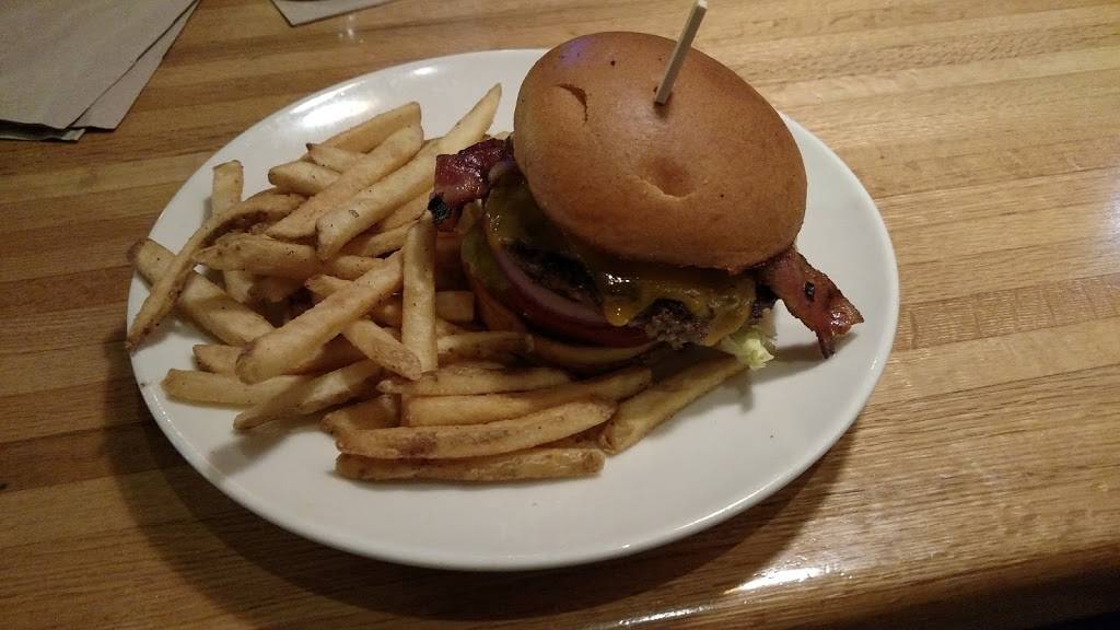 Applebees Grill + Bar | restaurant | 130 River Rd, Sequim, WA 98382, USA | 3606839090 OR +1 360-683-9090