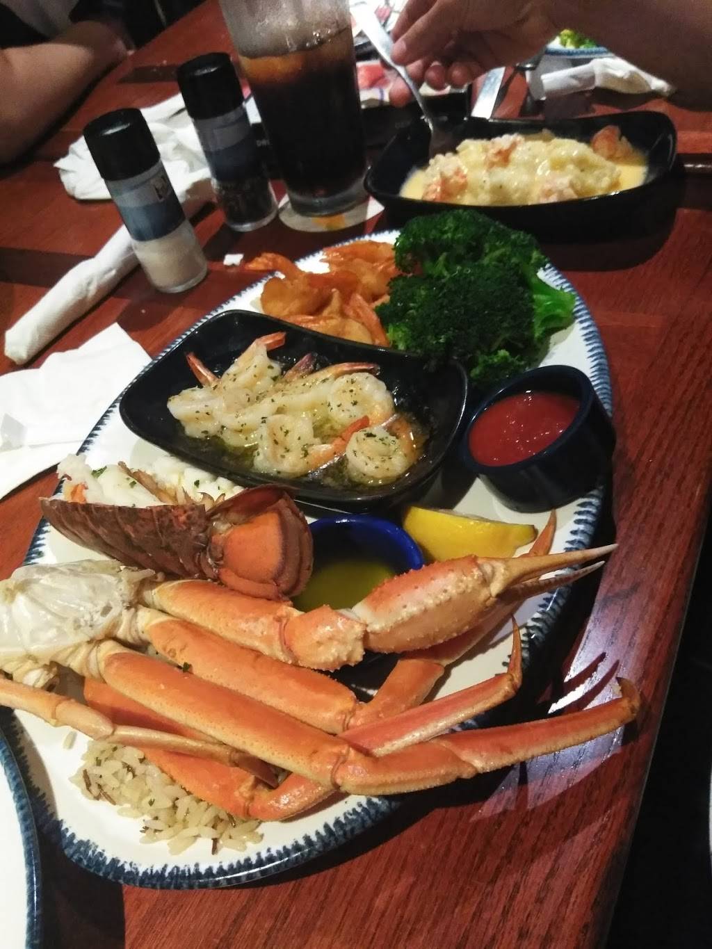 Red Lobster | restaurant | 26320 US-19, Clearwater, FL 33761, USA | 7277993816 OR +1 727-799-3816