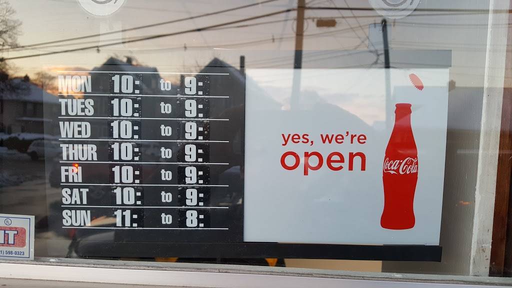 Tony Lenas Sandwich Shop | restaurant | 88 Cherry St, Swampscott, MA 01907, USA | 7815930440 OR +1 781-593-0440