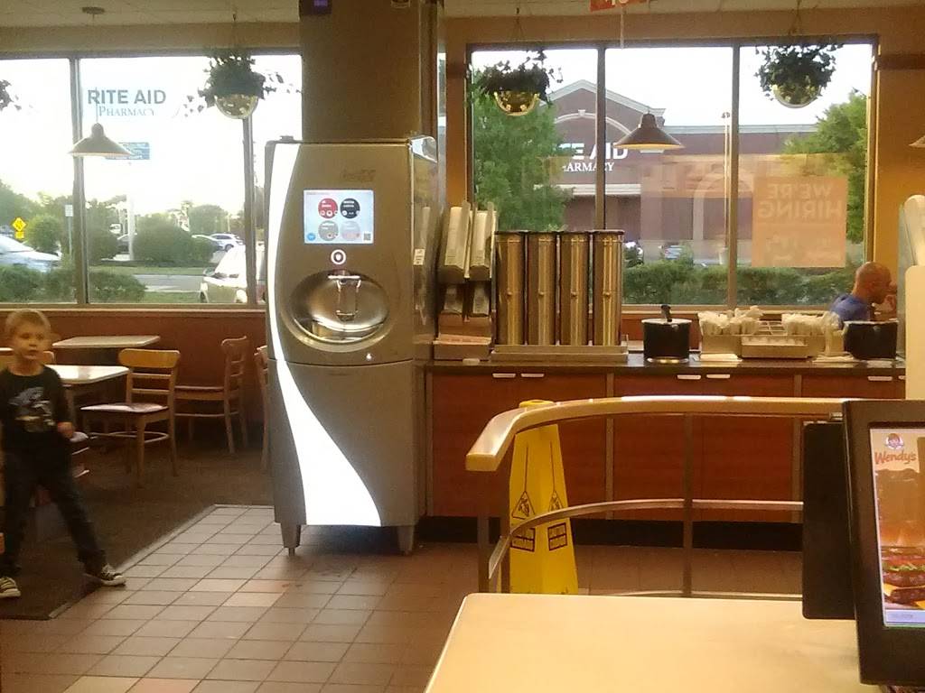 Wendys | restaurant | 320 Village Center Dr, Swedesboro, NJ 08085, USA | 8562410724 OR +1 856-241-0724