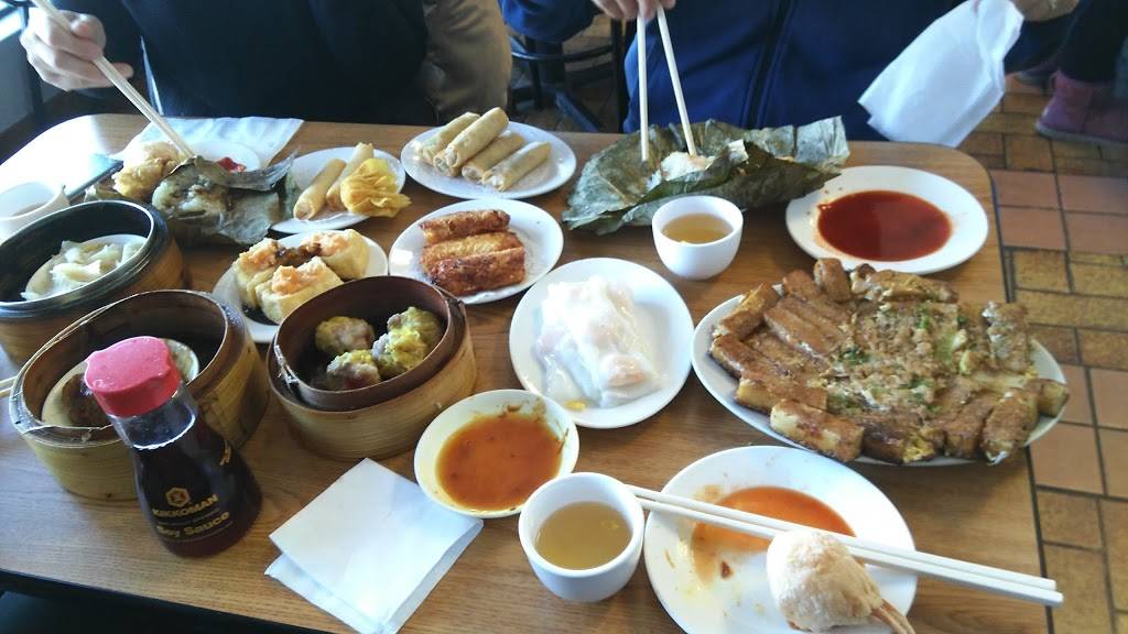 Happy Dim Sum Bakery | restaurant | 680 Silver Creek Blvd, Mississauga, ON L5A 3Z1, Canada | 9052706888 OR +1 905-270-6888