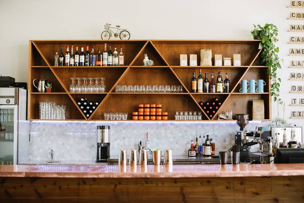 Aurora | restaurant | 2029, 1704 NW 16th St, Oklahoma City, OK 73106, USA | 4056091960 OR +1 405-609-1960