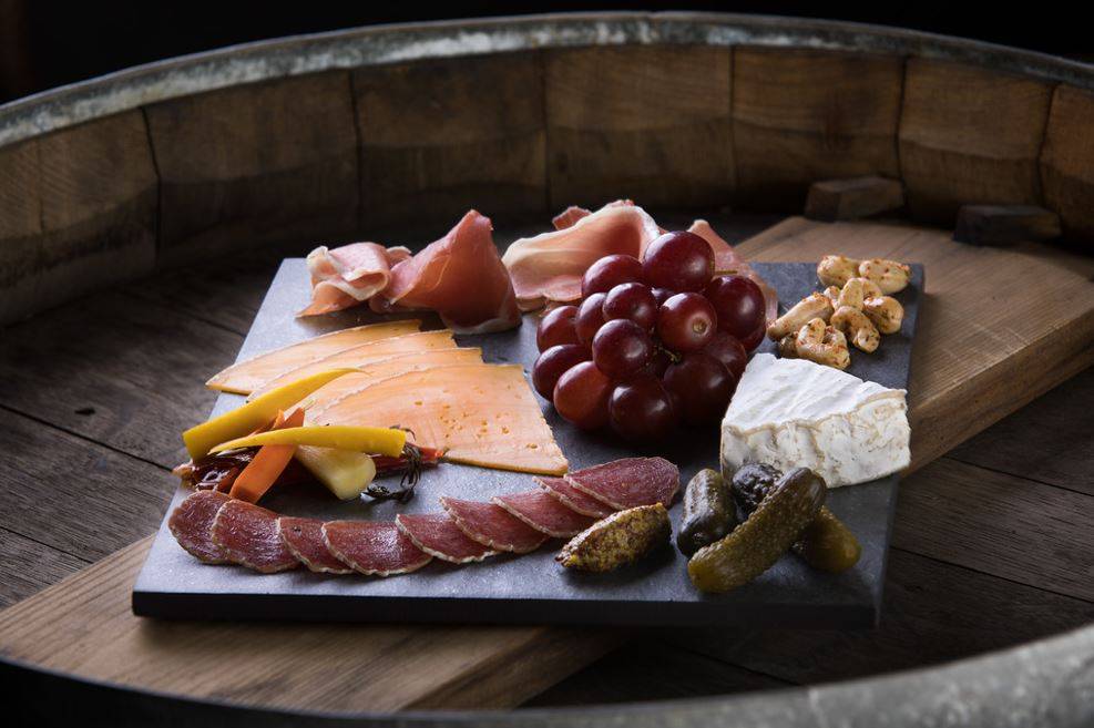 The Cave Bistro & Wine Bar | restaurant | 2343 Vanderbilt Beach Rd #602, Naples, FL 34109, USA | 2395130095 OR +1 239-513-0095