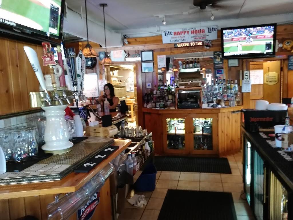 Varsity Club | restaurant | 12400 W Beloit Rd, New Berlin, WI 53151, USA | 2627976400 OR +1 262-797-6400