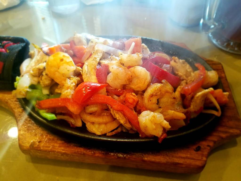 Burrito King | restaurant | 319 N Gateway Dr, Madera, CA 93637, USA | 5596747596 OR +1 559-674-7596