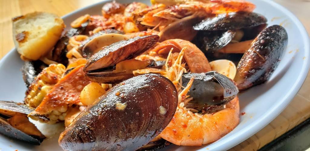 Seasurf Fish Co. | restaurant | 2650 Del Mar Heights Rd #300, Del Mar, CA 92014, USA | 8582807100 OR +1 858-280-7100