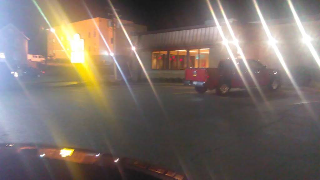 Wendys | restaurant | 1215 Commerce St, Wellsburg, WV 26070, USA | 3047373112 OR +1 304-737-3112