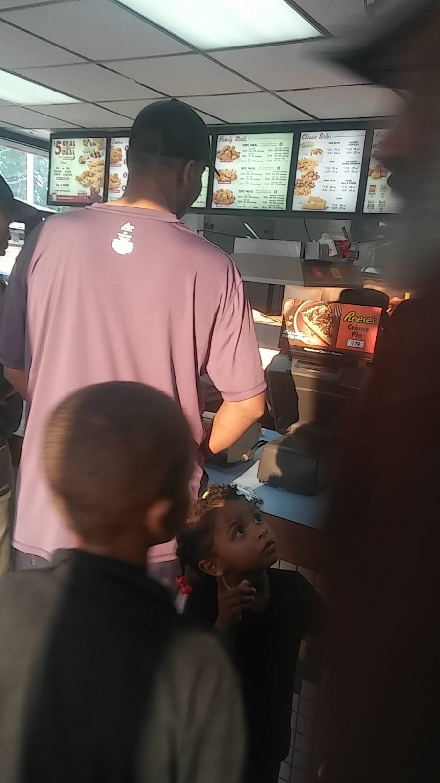 Churchs Chicken | restaurant | 200 E 103rd St, Chicago, IL 60628, USA | 7738210875 OR +1 773-821-0875