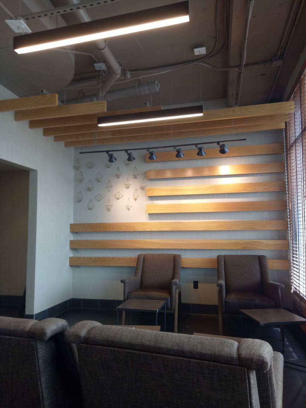 Starbucks | cafe | 2413 Columbia Pike, Arlington, VA 22204, USA | 5712057963 OR +1 571-205-7963