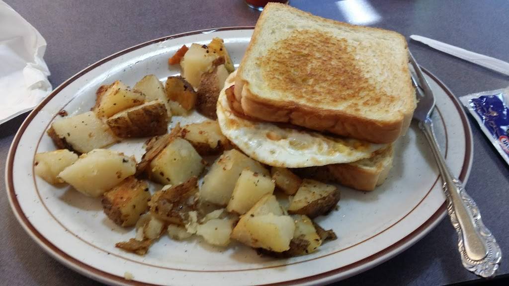 Moms Family Diner #2 | restaurant | 1530 N Elm Pl, Broken Arrow, OK 74012, USA | 9188934781 OR +1 918-893-4781