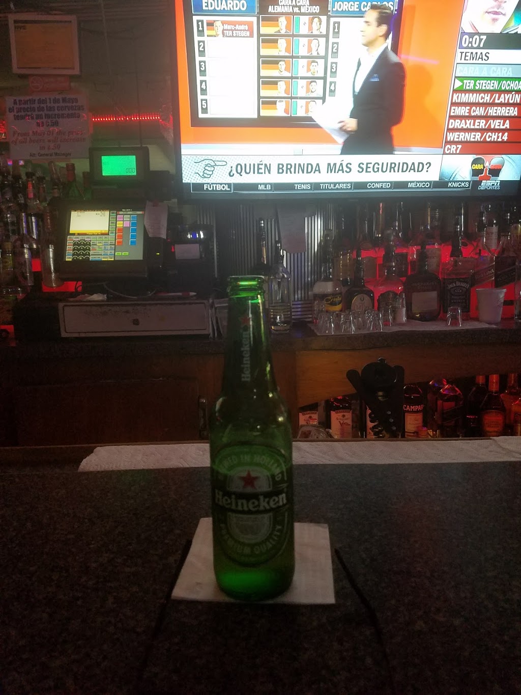 Alfonsos Bar | restaurant | 75-15 Broadway, Queens, NY 11373, USA | 7184581068 OR +1 718-458-1068