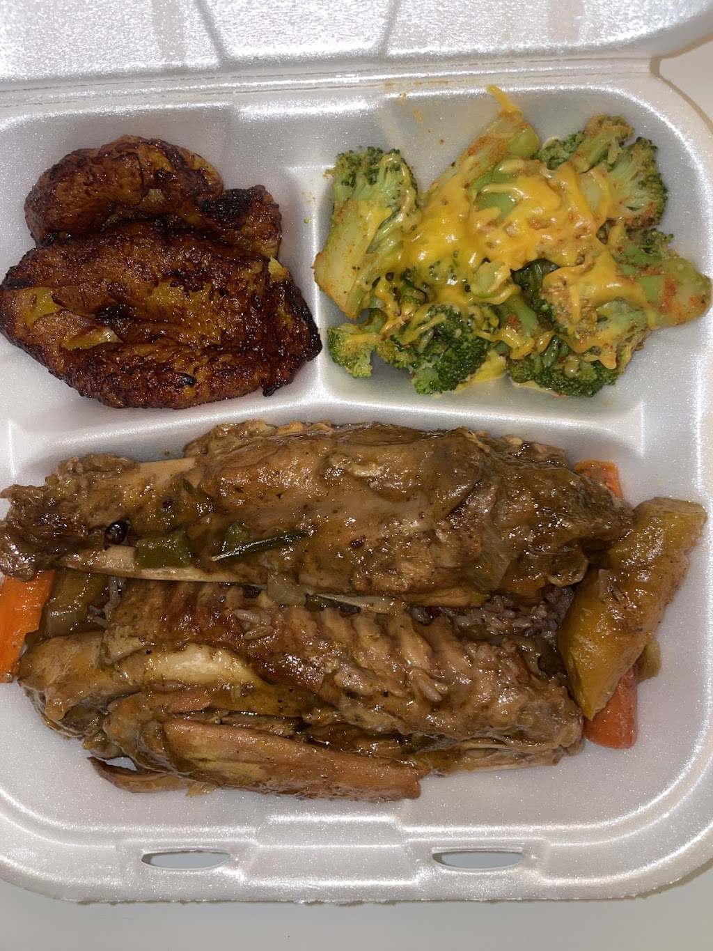 Mobilekuisine | restaurant | 1621 N State Rd 7, Lauderhill, FL 33313, USA | 7543036917 OR +1 754-303-6917