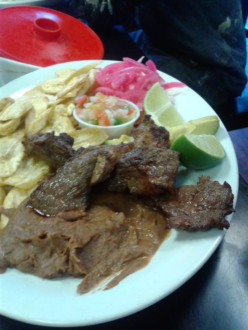 Las Tres Fronteras | restaurant | 7940 E 21st St, Tulsa, OK 74129, USA | 9189499358 OR +1 918-949-9358