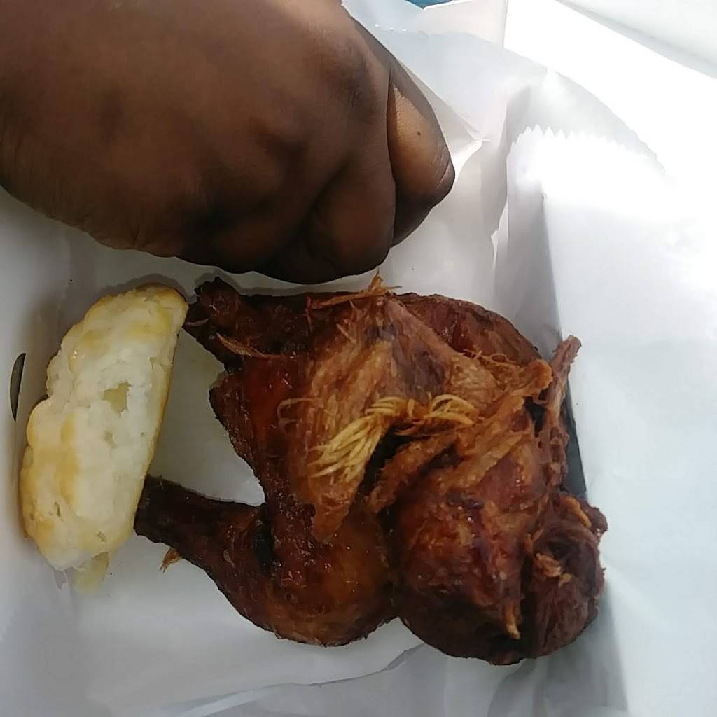 Churchs Chicken | restaurant | 2928 Seven Mile E, Detroit, MI 48234, USA | 3138938141 OR +1 313-893-8141