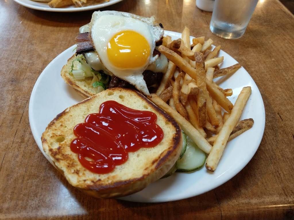 Smoke House | restaurant | 31 Scott Wharf, Newport, RI 02840, USA | 4018489800 OR +1 401-848-9800