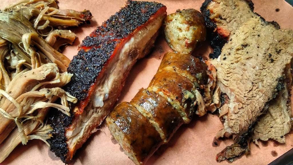 Chucks Country Smoke House | restaurant | 4934 FM1970, Carthage, TX 75633, USA | 9036900105 OR +1 903-690-0105